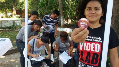 En Sonsonate, con el apoyo de instituciones como el INJUVE, se contó con la participación de jóvenes de todo el departamento.